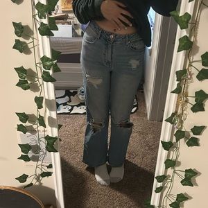 High Waisted Jeans with rips